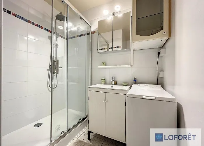 Face Au Port De Plaisance Avec Parking - Fr-1-746-7 *